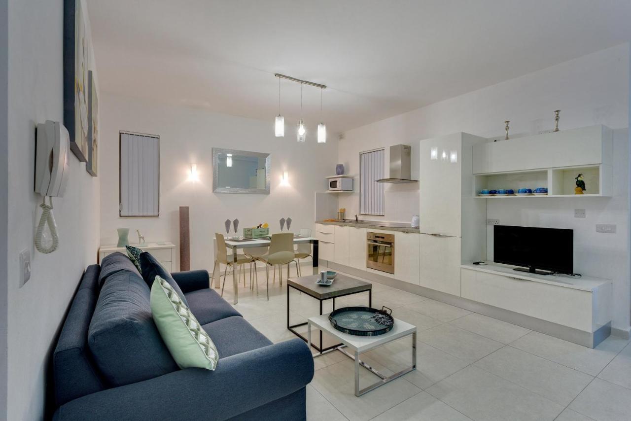 Modern Apartment In The Best Location, Perfect For Families Sliema Exterior photo